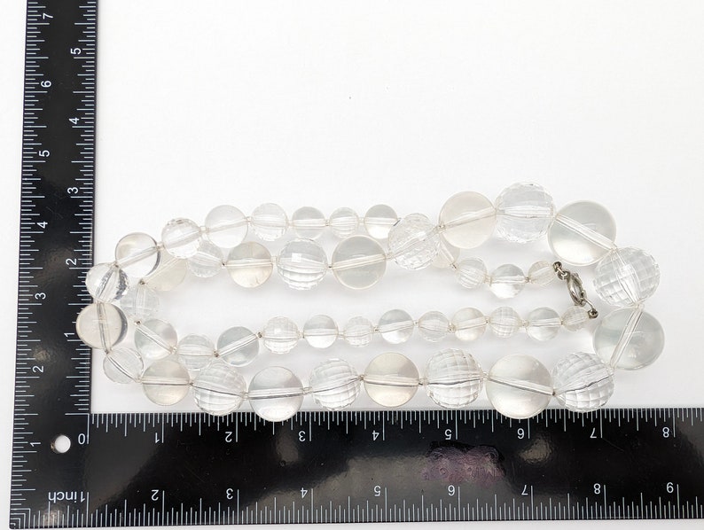 1960s Clear Faceted & Smooth Lucite Bead Graduated Necklace 31 image 9