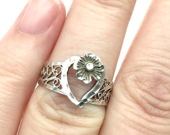 Vintage Sterling Silver Filigree Heart and Flower Ring -  Size 7