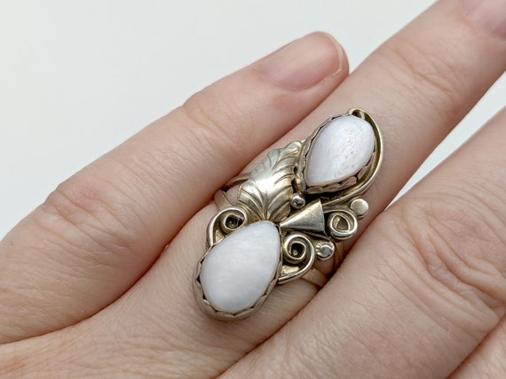 Huge!! Vintage Native American Jewelry Navajo Mother Of Pearl Sterling Silver Ring Old Huge!! Vintage Native American Jewelry Navajo Mother Of Pearl Sterling Silver Ring Old