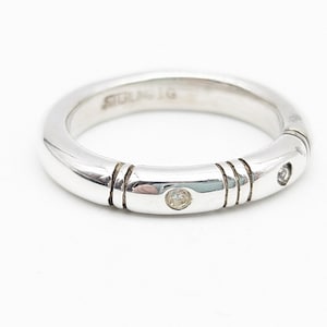 Bandring aus massivem Sterlingsilber mit gefassten Zirkonen - Größe 7