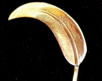 Vintage Goldtone Curved Single Leaf Brooch