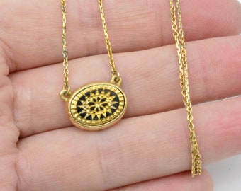Vintage Avon Gold Tone & Black Enamel Star Flower Pendant Necklace - 18"