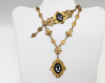 Art Deco Cameo Pendant Necklace & Bracelet Set