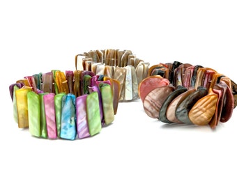 Choix de bracelets extensibles vintage en nacre teintée - 7"