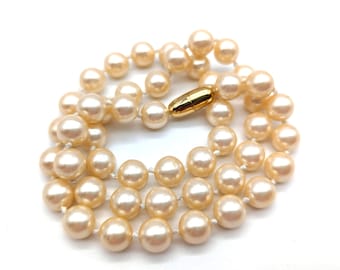 Vintage Warm Ivory Faux Pearl Simple Necklace with Gold Screw Clasp - 18
