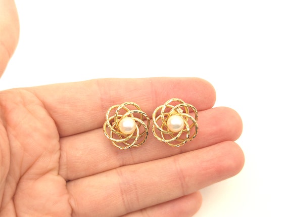 Estate 14K Gold Swirl Pearl Stud Earrings - 7/8 - image 7