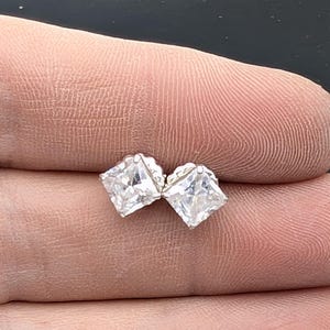 14K White Gold Princess Cut 1 Carat CZ Stud Earrings - 5mm