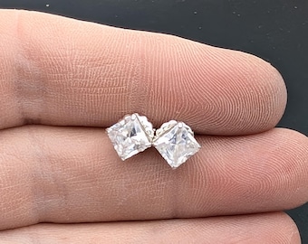 14K White Gold Princess Cut 1 Carat CZ Stud Earrings - 5mm