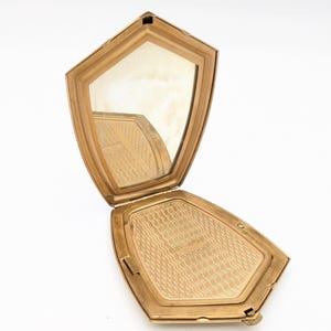 Vintage American Beauty Brass Art Deco Powder Compact