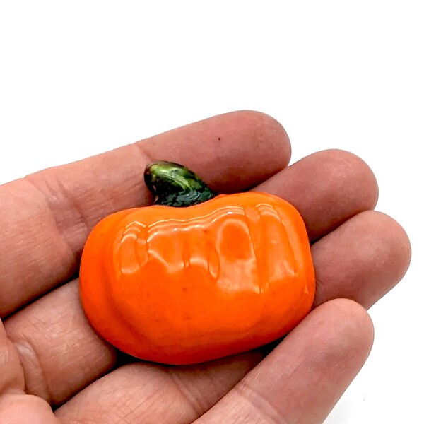 RUCINNI Halloween "Boo!" Brooch - Gold Plated Cute Ghost Pin For Costumes & Accessories - View #5