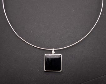 Vintage Anne Klein Black Enamel & Silver Tone Wire Pendant Necklace - 16"