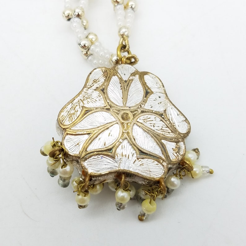 Vintage Beaded Faux Pearl /& Damascene White and Gold Pendant Necklace and Earring Set