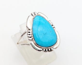 Vintage Sterling Silver & Turquoise Ring - Size 8