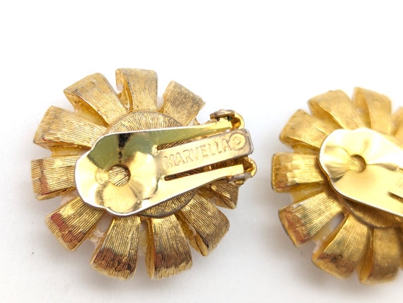 1960s White Lucite and Brushed Gold Tone Floral C… - image 8