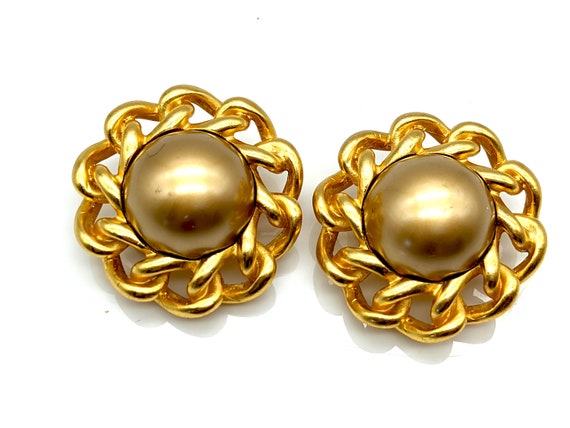 Vintage Signed Carolee Gold Tone Faux Pearl Rope Bezel Clip 