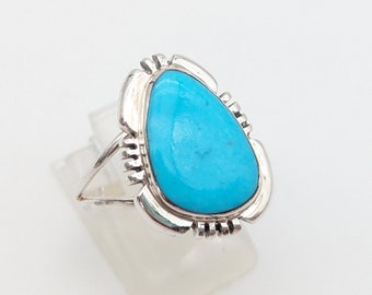 Vintage Sterling Silver & Turquoise Ring - Size 8