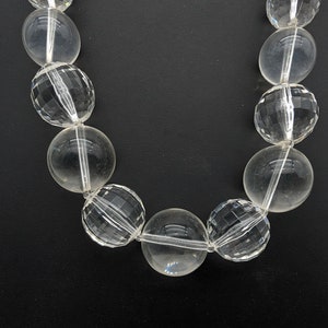 1960s Clear Faceted & Smooth Lucite Bead Graduated Necklace 31 image 2