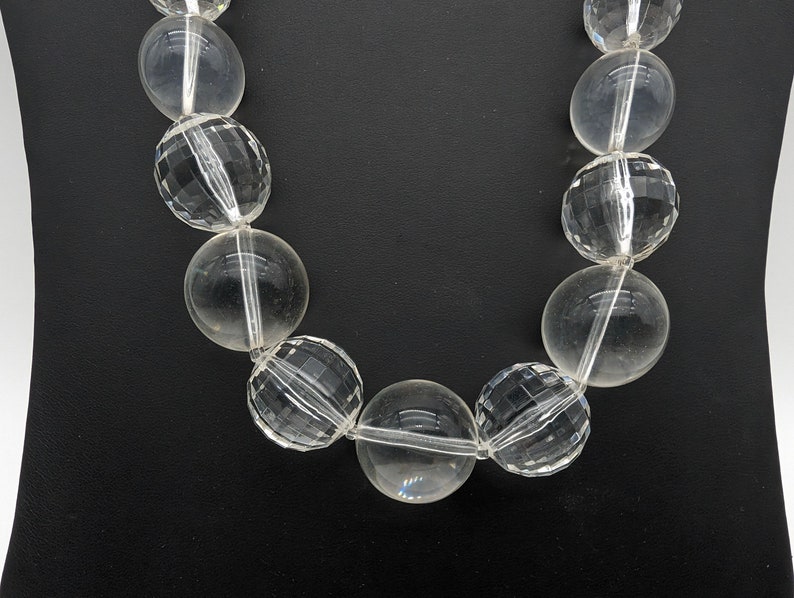 1960s Clear Faceted & Smooth Lucite Bead Graduated Necklace 31 image 2