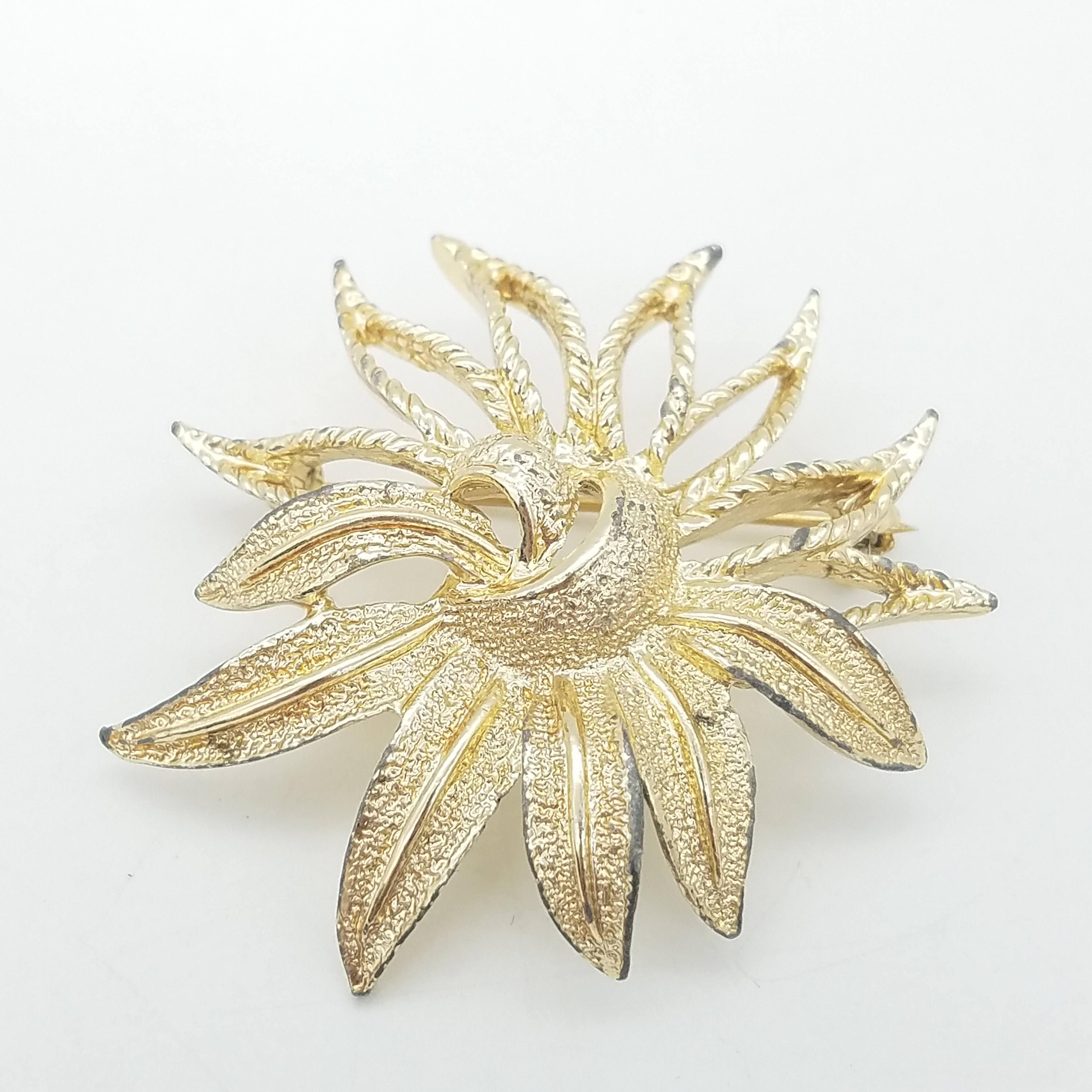 Vintage Gold Tone Floral Brooch Signed Sarah Coventry 