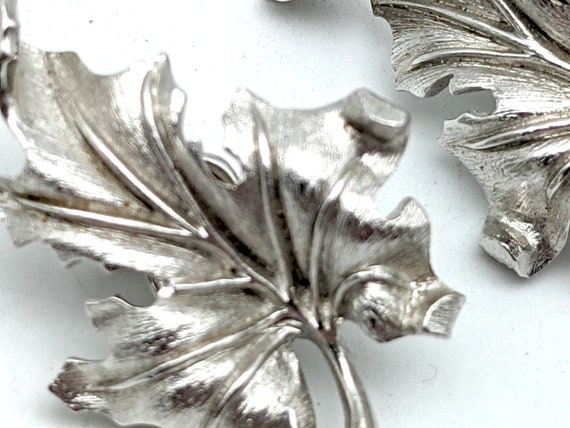 Vintage Crown Trifari Silvertone Leaf Clip-On Ear… - image 2