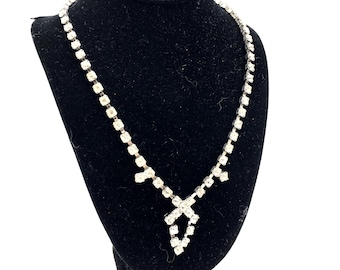 Vintage 1950's Rhinestone Choker Pendant Necklace - 15"