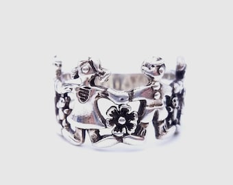 Vintage Sterling Silver Happy Family Ring - Size 9
