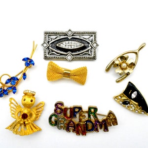 Lot of 7 Vintage Wearable Brooches