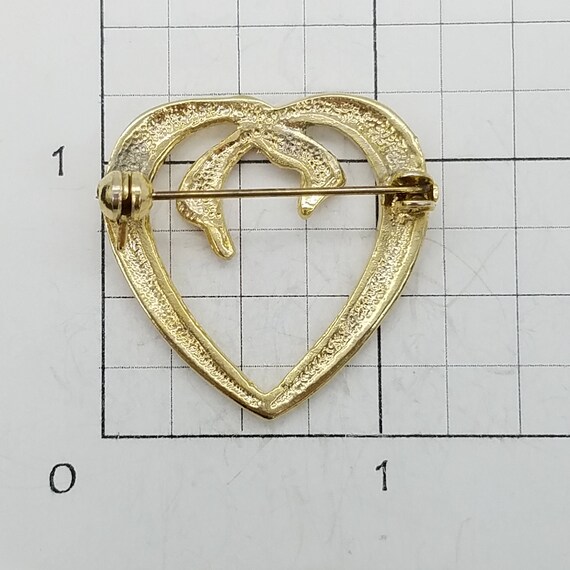 Vintage Gold-Tone Open Heart Bow Brooch - image 6
