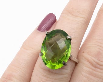 Vintage Sterling Silver &  Peridot Solitaire Statement Ring - Size 7