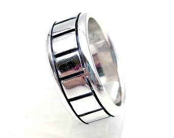 Heavy 9mm Wide Sterling Silver Lined Ring Band - Size 9