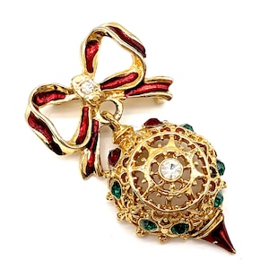 Signed Avanti Vintage Red, Green Gold Christmas Ornament Brooch