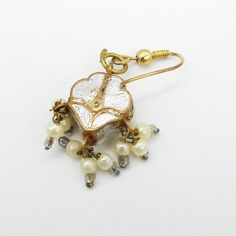 Vintage Beaded Faux Pearl /& Damascene White and Gold Pendant Necklace and Earring Set