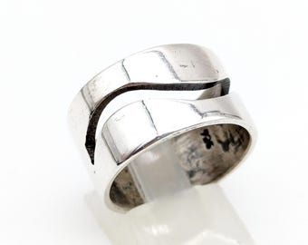 Vintage Wide Sterling Silver Cut Out Wave Ring Band - Size 8.75