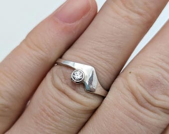 Vintage 10K White Gold & Cubic Zirconia Ring - Size 7.5