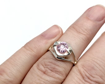 Vintage Pink CZ & Sterling Silver Solitaire Ring - Size 6