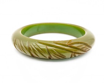 Vintage Art Deco Carved Green Floral Bakelite Bangle Bracelet
