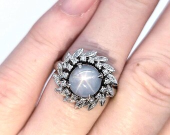 18K White Gold Natural Icy Blue Star Sapphire & Diamond Estate Ring - Size 8.25, Resizeable