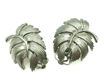 Elegant Silver Tone Leaf Shoe Clips