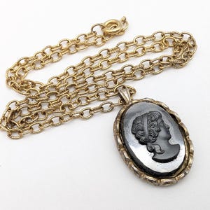 Vintage Black Glass Cameo Brooch/Pendant Necklace - 19&quot;