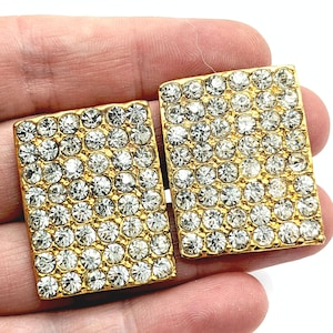Pendientes de clip rectangulares grandes con incrustaciones de diamantes de imitación en tono dorado - 1,25"