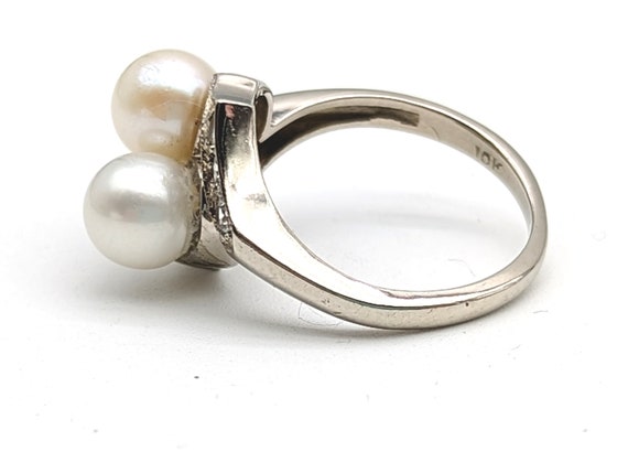 Vintage 10K White Gold Cultured Pearl and CZ Ring… - image 5