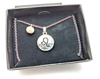 Vintage Avon Leo Zodiac Pearl Pendant Necklace, New in Original Box