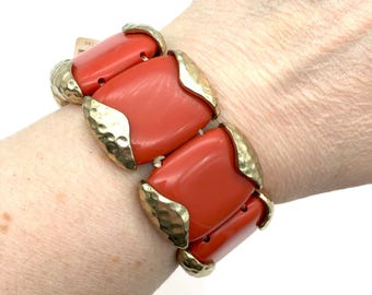 Vintage Burnt Orange Lucite & Hammered Brass Stretch Bracelet, Original Apricot Lane Tag