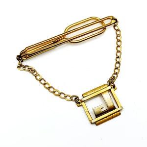 Barra de corbata con cadena y letra J en tono dorado vintage