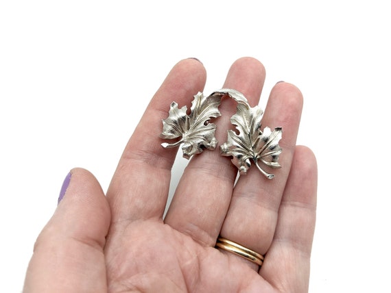 Vintage Crown Trifari Silvertone Leaf Clip-On Ear… - image 6