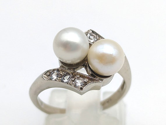 Vintage 10K White Gold Cultured Pearl and CZ Ring… - image 3
