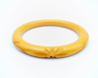 Vintage Carved Butterscotch Bakelite Floral Bangle Bracelet