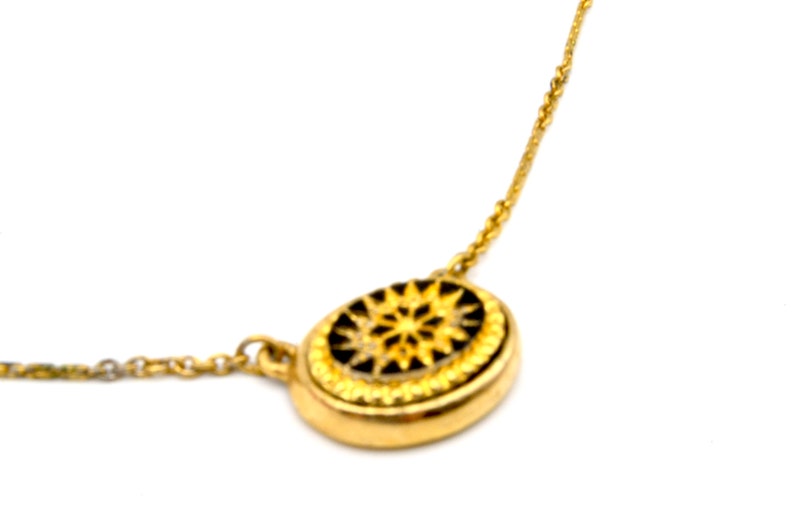 Vintage Avon Gold Tone & Black Enamel Star Flower Pendant Necklace 18 image 6