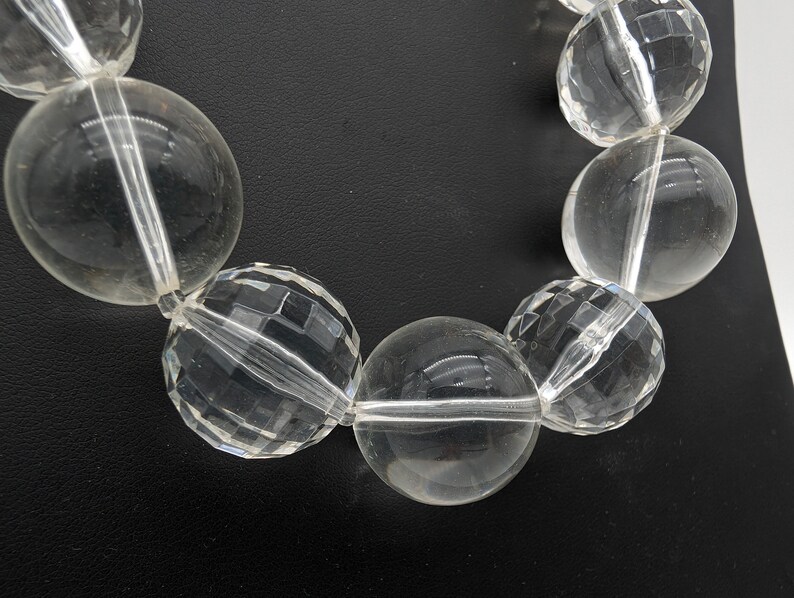 1960s Clear Faceted & Smooth Lucite Bead Graduated Necklace 31 image 3