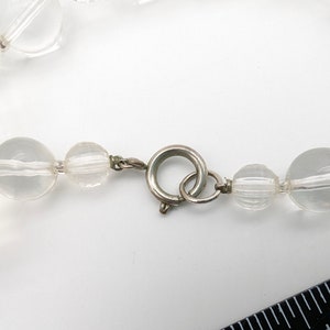 1960s Clear Faceted & Smooth Lucite Bead Graduated Necklace 31 image 8